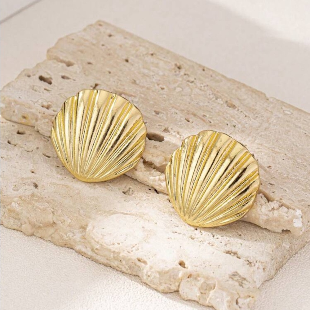 Gold Shell Earrings